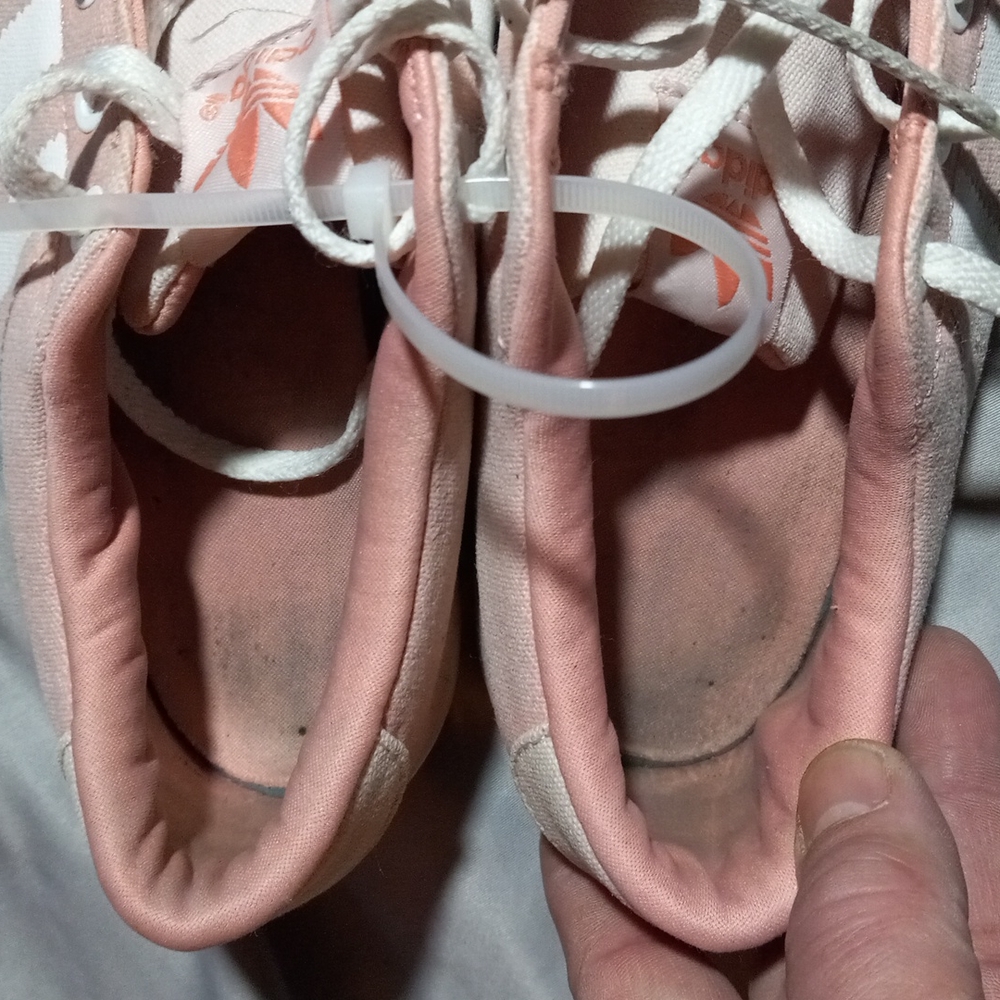 Womens Adidas shoes - Picture 6 of 6